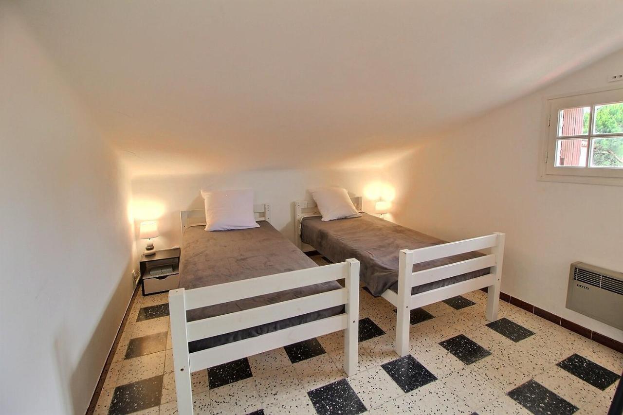 Meuble Trois Etoiles Au Premier Etage D'Une Maison Typique Сен-Сиприен Экстерьер фото