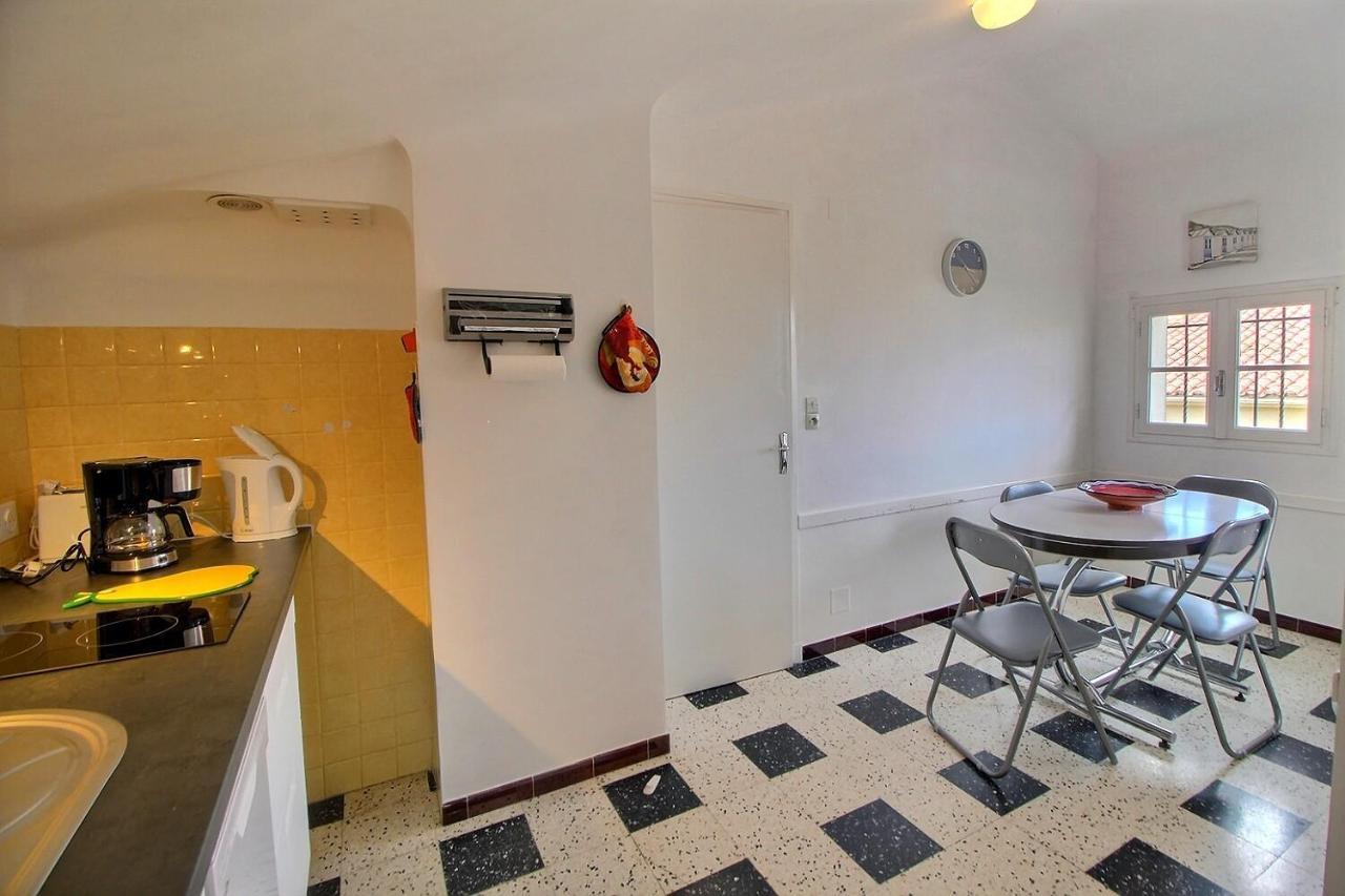 Meuble Trois Etoiles Au Premier Etage D'Une Maison Typique Сен-Сиприен Экстерьер фото